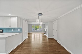 3306 W 71st Terrace in Prairie Village, KS - Foto de edificio - Building Photo