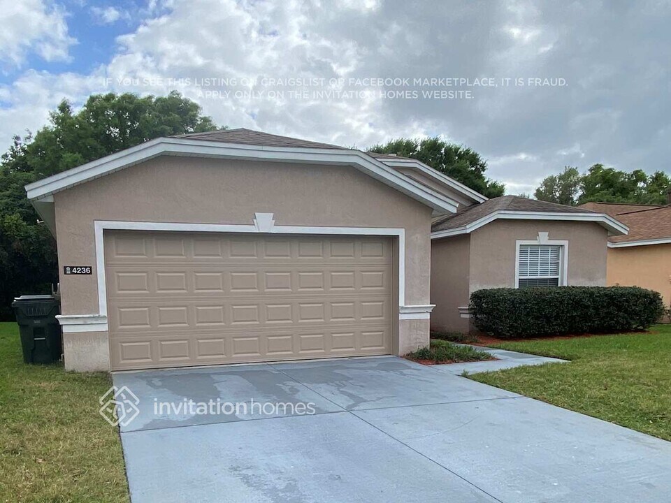4236 Whistlewood Cir in Lakeland, FL - Foto de edificio