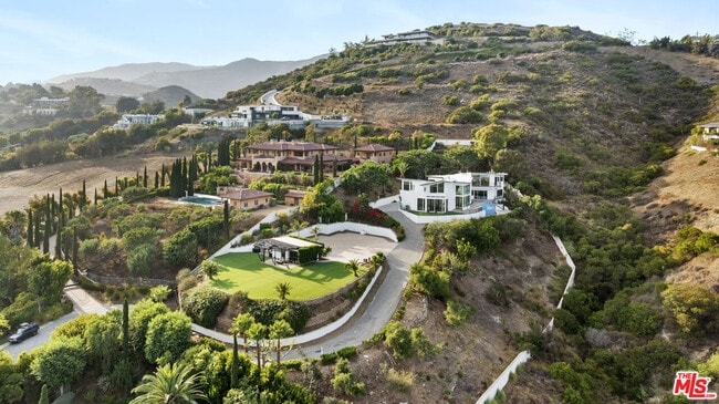 6380 Meadows Ct in Malibu, CA - Building Photo - Building Photo