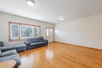 2549 S Hillock Ave in Chicago, IL - Building Photo - Building Photo