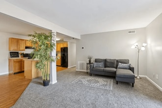 Brookwood Apartments in Indianapolis, IN - Building Photo - Building Photo