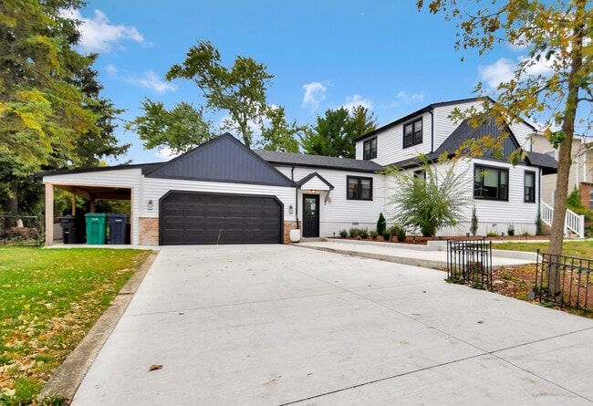 635 E Prairie Ave in Lombard, IL - Building Photo - Building Photo