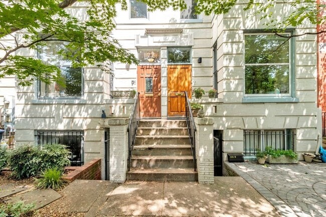 127 11th St NE in Washington, DC - Building Photo - Building Photo