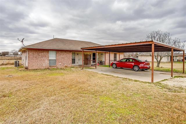 5007 Green Tree Ln in Joshua, TX - Building Photo