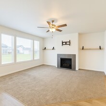 8214 Cardinal Peak St in West Richland, WA - Building Photo - Building Photo