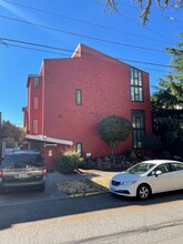 Thunderbird Apartments in Seattle, WA - Foto de edificio - Building Photo