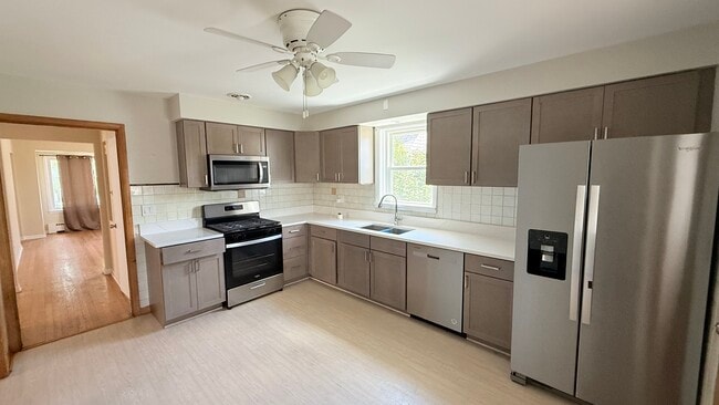 3030 N Oleander Ave in Chicago, IL - Building Photo - Building Photo