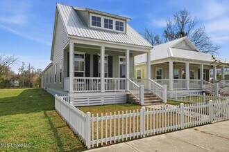 254 Caillavet St in Biloxi, MS - Foto de edificio - Building Photo