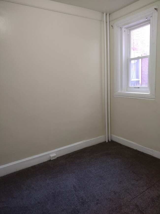 1607 Derry St in Harrisburg, PA - Building Photo - Building Photo