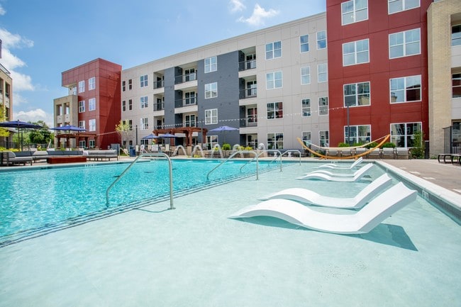Parq at Chesterfield in Chesterfield, MO - Foto de edificio - Interior Photo