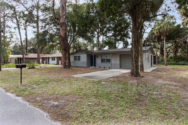 7151 Pinewood Dr in New Port Richey, FL - Building Photo - Building Photo