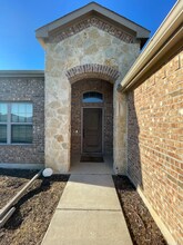 354 Highmeadow Dr in Aubrey, TX - Building Photo - Building Photo