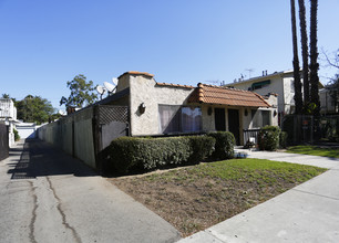 Sylvan Pointe in Van Nuys, CA - Building Photo - Building Photo