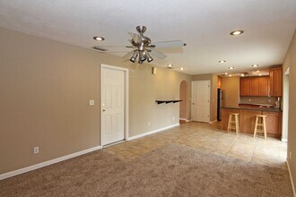 2385 Pennsylvania Ave in Oviedo, FL - Building Photo - Building Photo