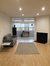 729 S Hobart Blvd in Los Angeles, CA - Building Photo - Building Photo