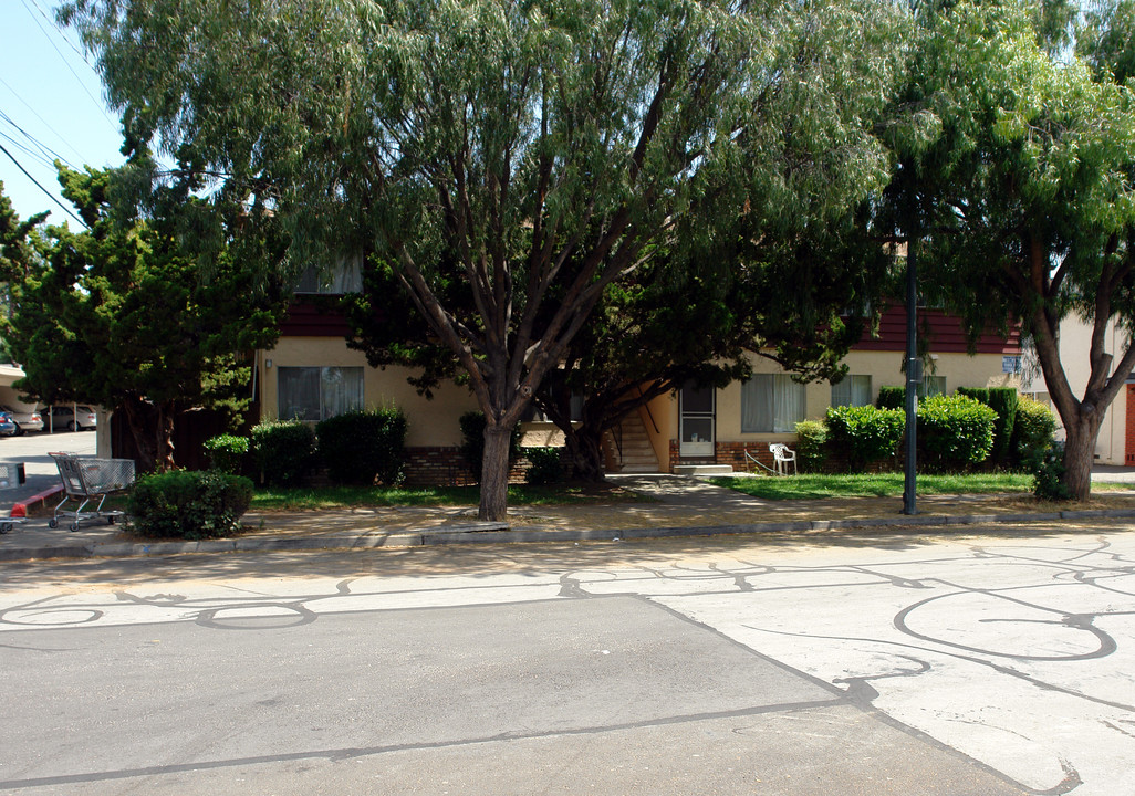 669 Bellflower Ave in Sunnyvale, CA - Foto de edificio