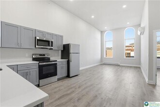 109 S Centre St in Pottsville, PA - Foto de edificio - Building Photo