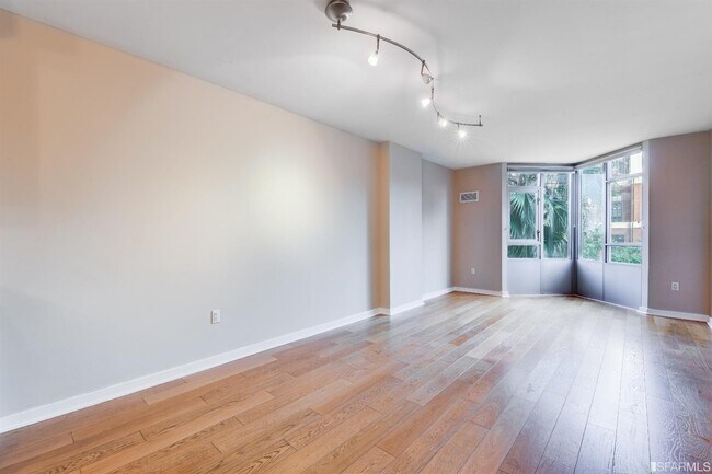 170 King St-Unit -405 in San Francisco, CA - Building Photo - Building Photo