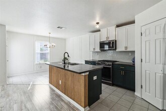 137 Preston Trail in San Marcos, TX - Building Photo - Building Photo