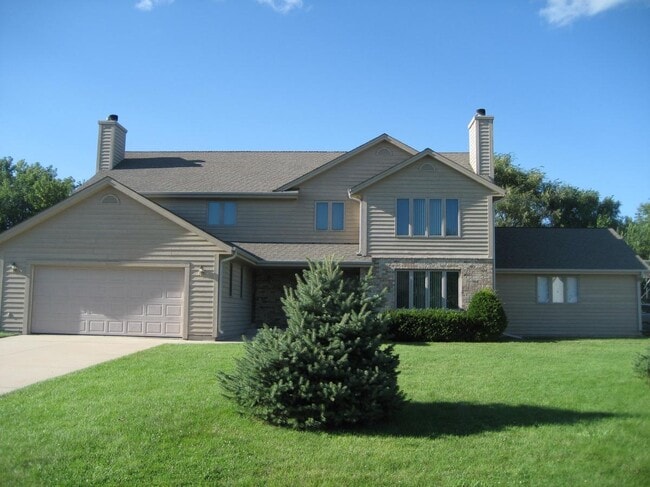 property at N26W26334 Quail Hollow Rd