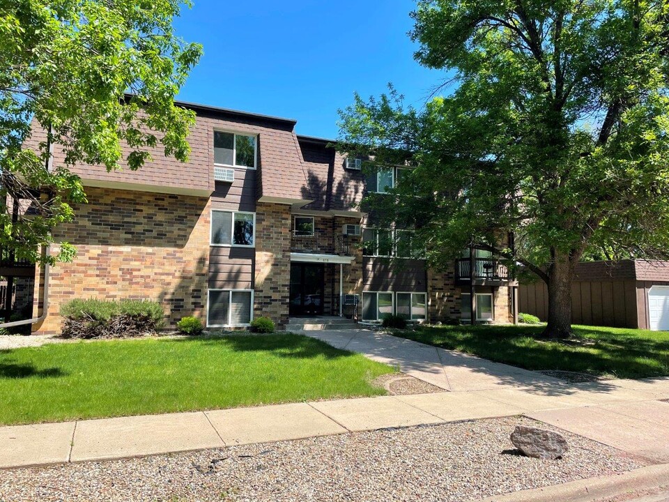 Heritage Apartments in Mitchell, SD - Building Photo