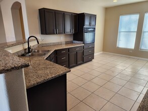 5236 Scarlet Iris Ct in North Las Vegas, NV - Building Photo - Building Photo