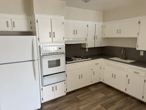Augusta Terrace Apartments in North Highlands, CA - Building Photo - Building Photo