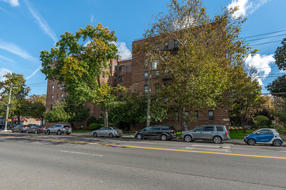 2209 Knapp Street in Brooklyn, NY - Foto de edificio