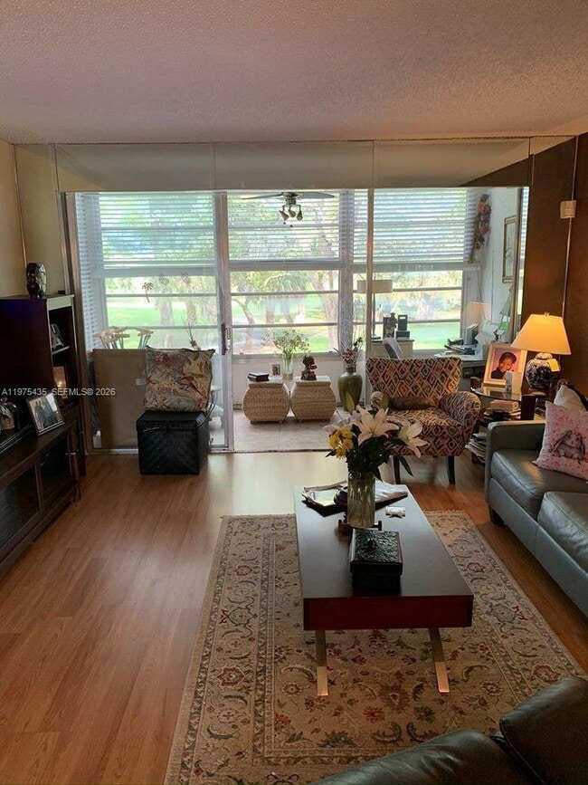 8301 Sands Point Blvd in Tamarac, FL - Building Photo - Building Photo