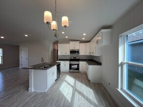 36132 Trinity Glade Rd in Dade City, FL - Building Photo - Building Photo