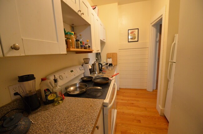 31 Line St, Unit 3 in Cambridge, MA - Building Photo - Building Photo