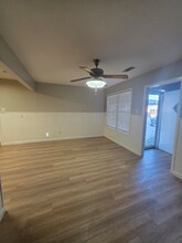 706 Mark St in Deer Park, TX - Foto de edificio - Building Photo