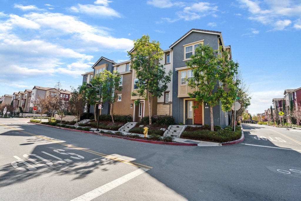 106 Newbury St in Milpitas, CA - Building Photo