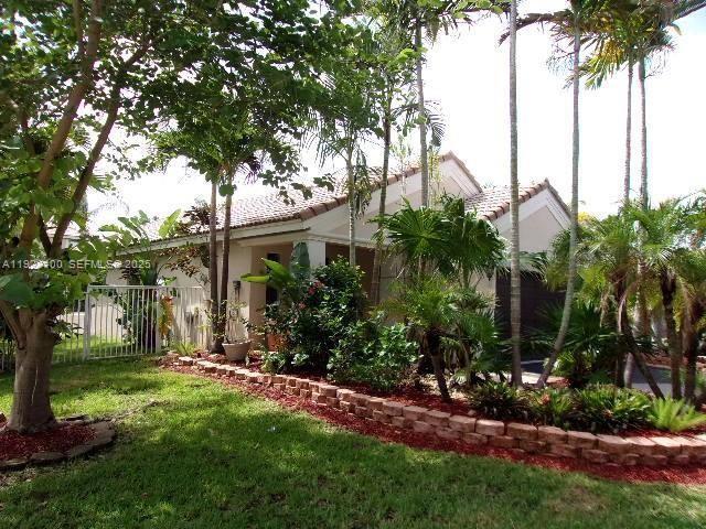 1564 Sunset Way in Weston, FL - Building Photo - Building Photo