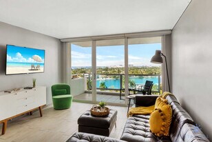 5151 Collins Ave in Miami, FL - Building Photo