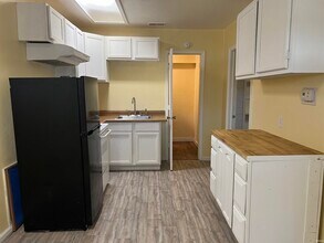 1050 Rank Pkwy in Kokomo, IN - Building Photo - Building Photo