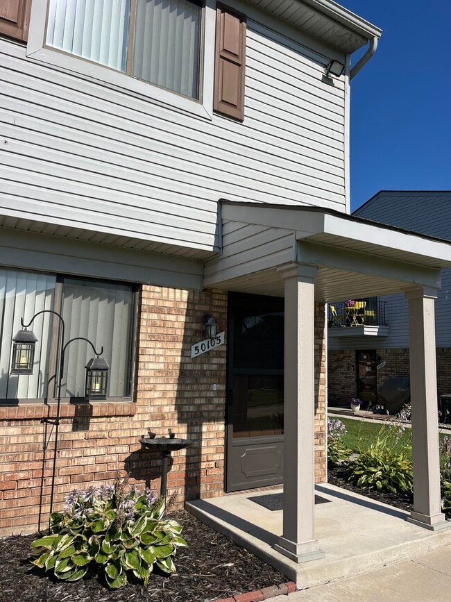50105 N Jimmy Ct in New Baltimore, MI - Building Photo - Building Photo