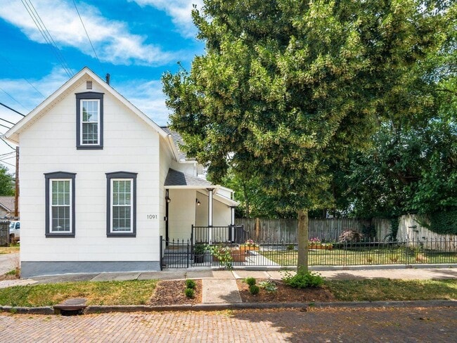property at 1091 S Washington Ave