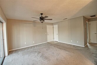 13758 Orange Sunset Dr in Tampa, FL - Building Photo - Building Photo