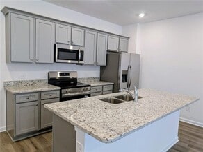 132 Hazel Dr in Mcdonough, GA - Building Photo - Building Photo