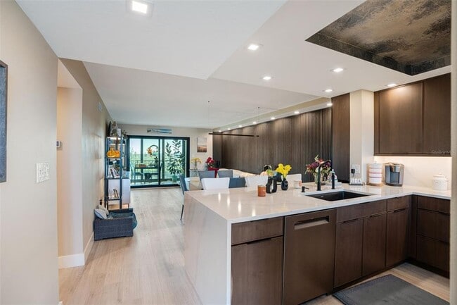 9397 Midnight Pass Rd in Sarasota, FL - Building Photo - Building Photo