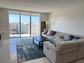 2780 NE 183rd St in Aventura, FL - Building Photo