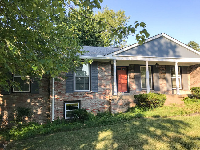 2031 Eversong Ln, Unit 1 in Hermitage, TN - Foto de edificio - Building Photo