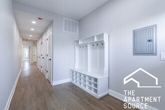 1241 W Carmen Ave, Unit 3e in Chicago, IL - Building Photo - Building Photo