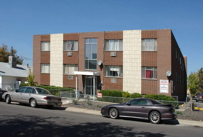 Kenton Apartments in Aurora, CO - Foto de edificio - Building Photo