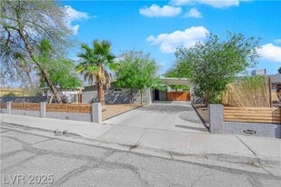 942 Westminster Ave in Las Vegas, NV - Building Photo