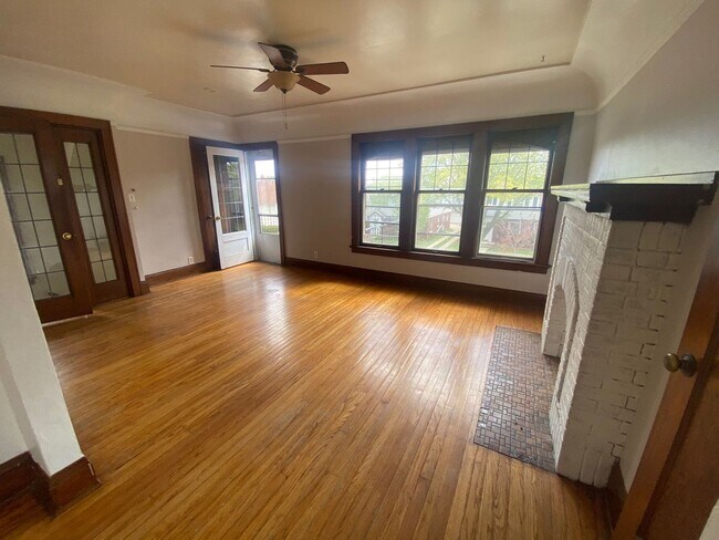 2257 N 72nd St in Wauwatosa, WI - Building Photo - Building Photo