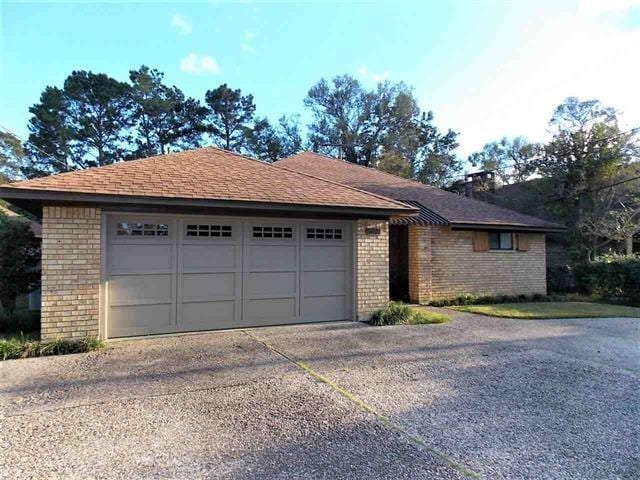 5691 Calder Ave in Beaumont, TX - Building Photo - Building Photo