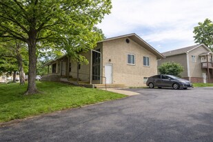 1415 Paris Rd in Columbia, MO - Building Photo