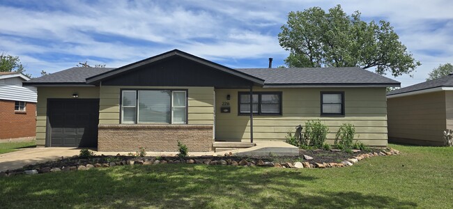 property at 2216 N Wells St